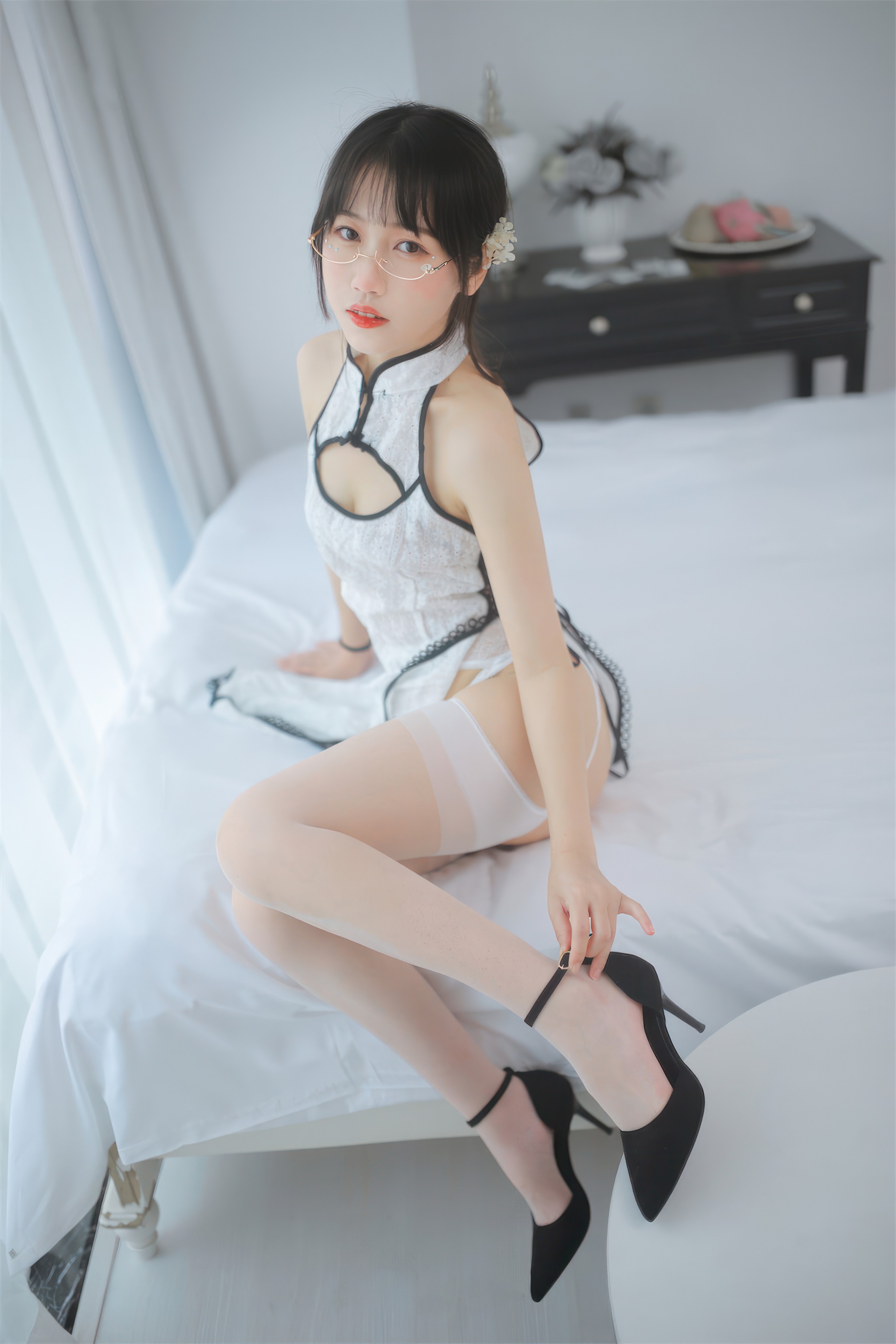 图片[1]-不呆猫 – NO.043 人妻白旗袍[55P]-XikXak